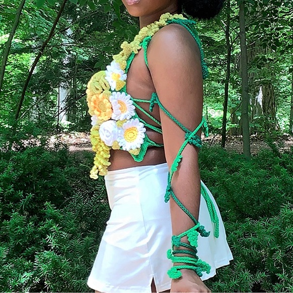 Crochet Flower top - Picture 2 of 4